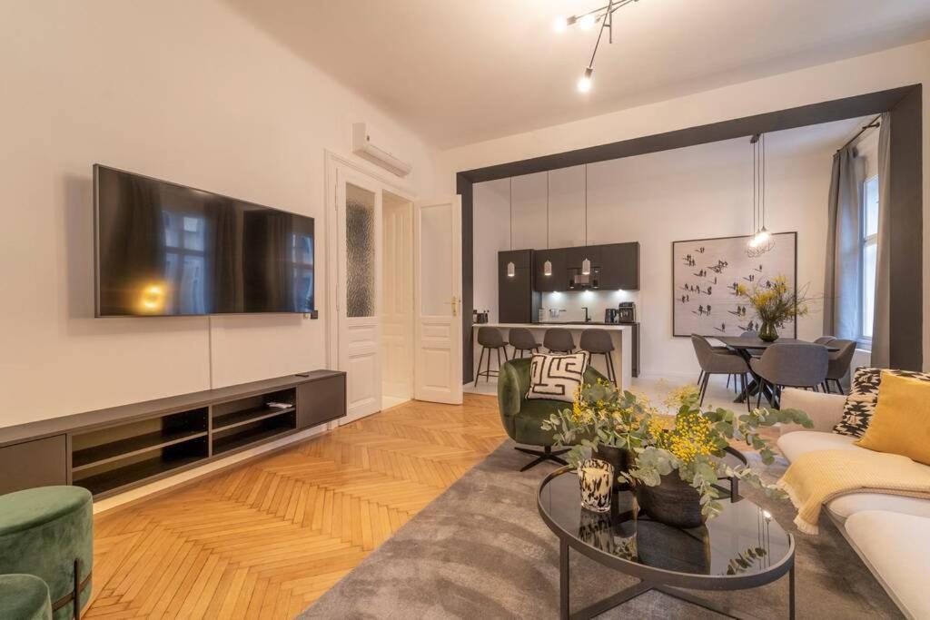 Josef'S Home I Pink Flamingo I Deluxe Suite Wenen Buitenkant foto